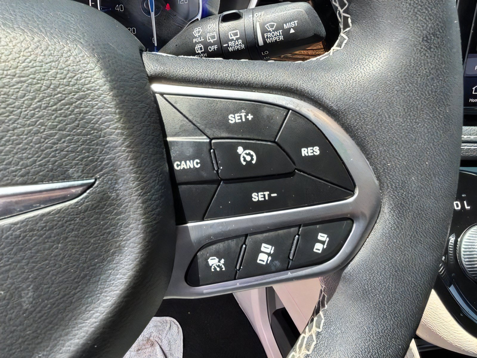 Used 2022 Chrysler Pacifica Limited w/ Uconnect Theater Family Group AWD/4WD image 22