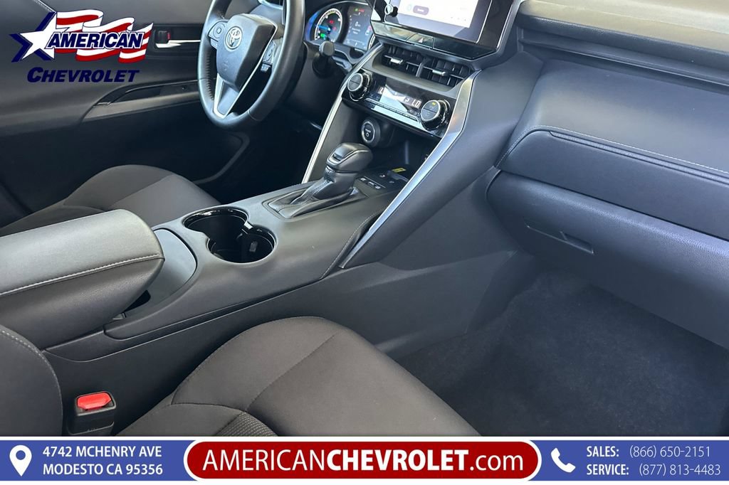 Used 2024 Toyota Venza LE AWD/4WD image 21