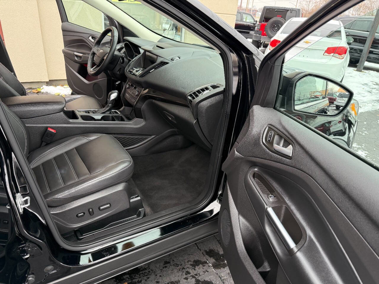 Used 2018 Ford Escape Titanium w/ Ford Safe & Smart Package image 13