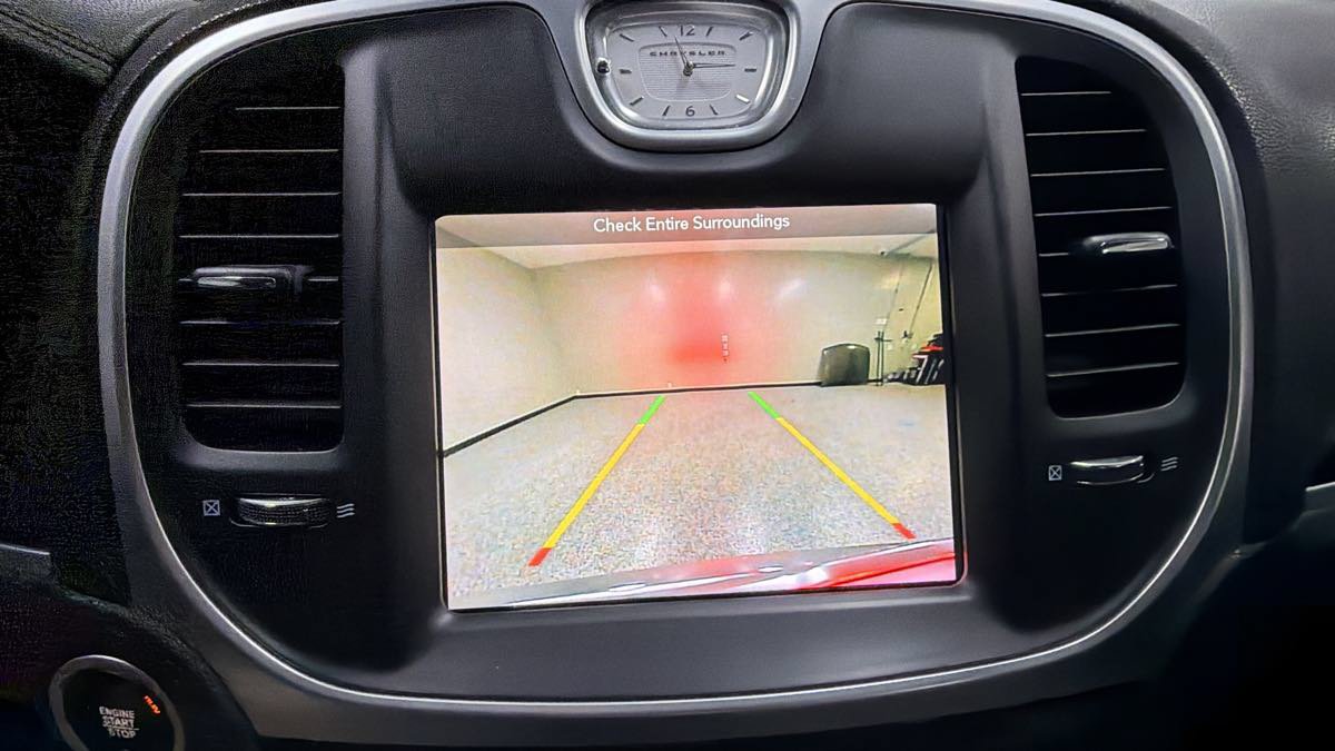 Used 2017 Chrysler 300 Limited RWD image 10