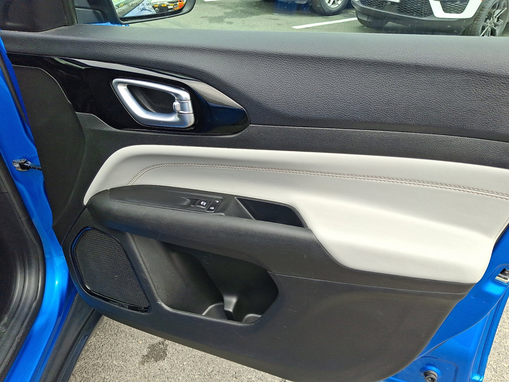 Used 2024 Jeep Compass Limited image 10