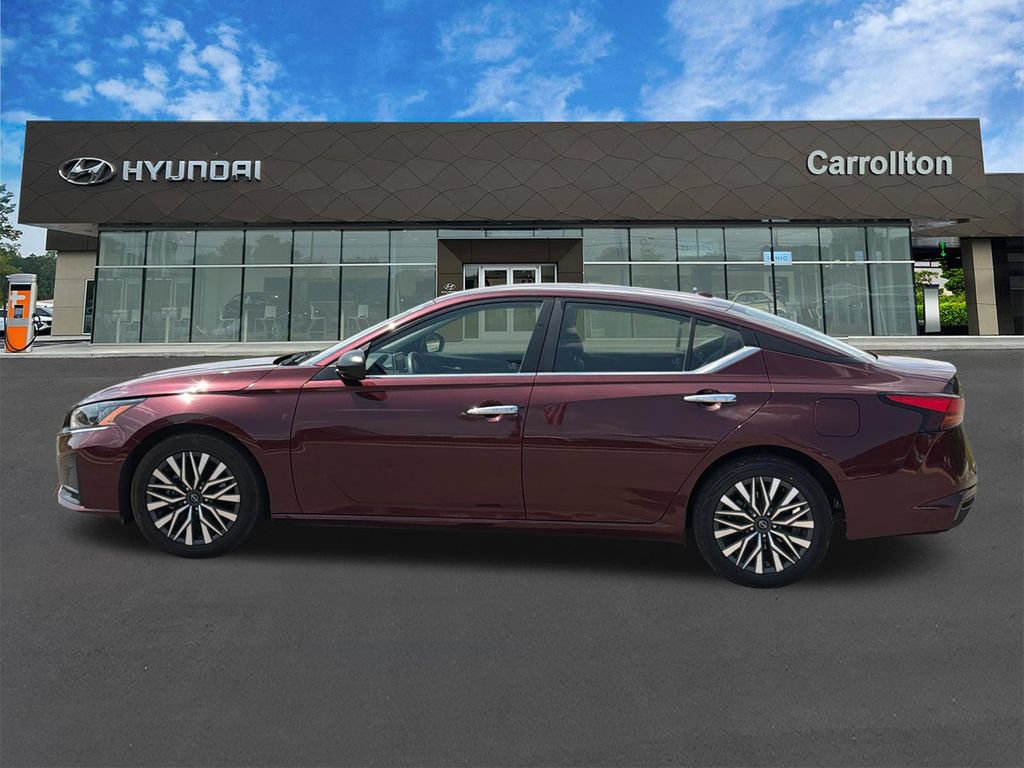 Used 2024 Nissan Altima 2.5 SV FWD image 8