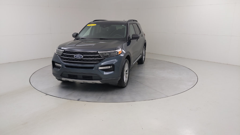 Certified 2023 Ford Explorer XLT w/ Equipment Group 202A AWD/4WD image 10