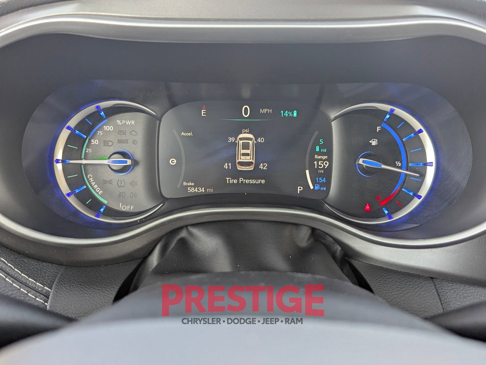 Used 2024 Chrysler Pacifica Select image 14