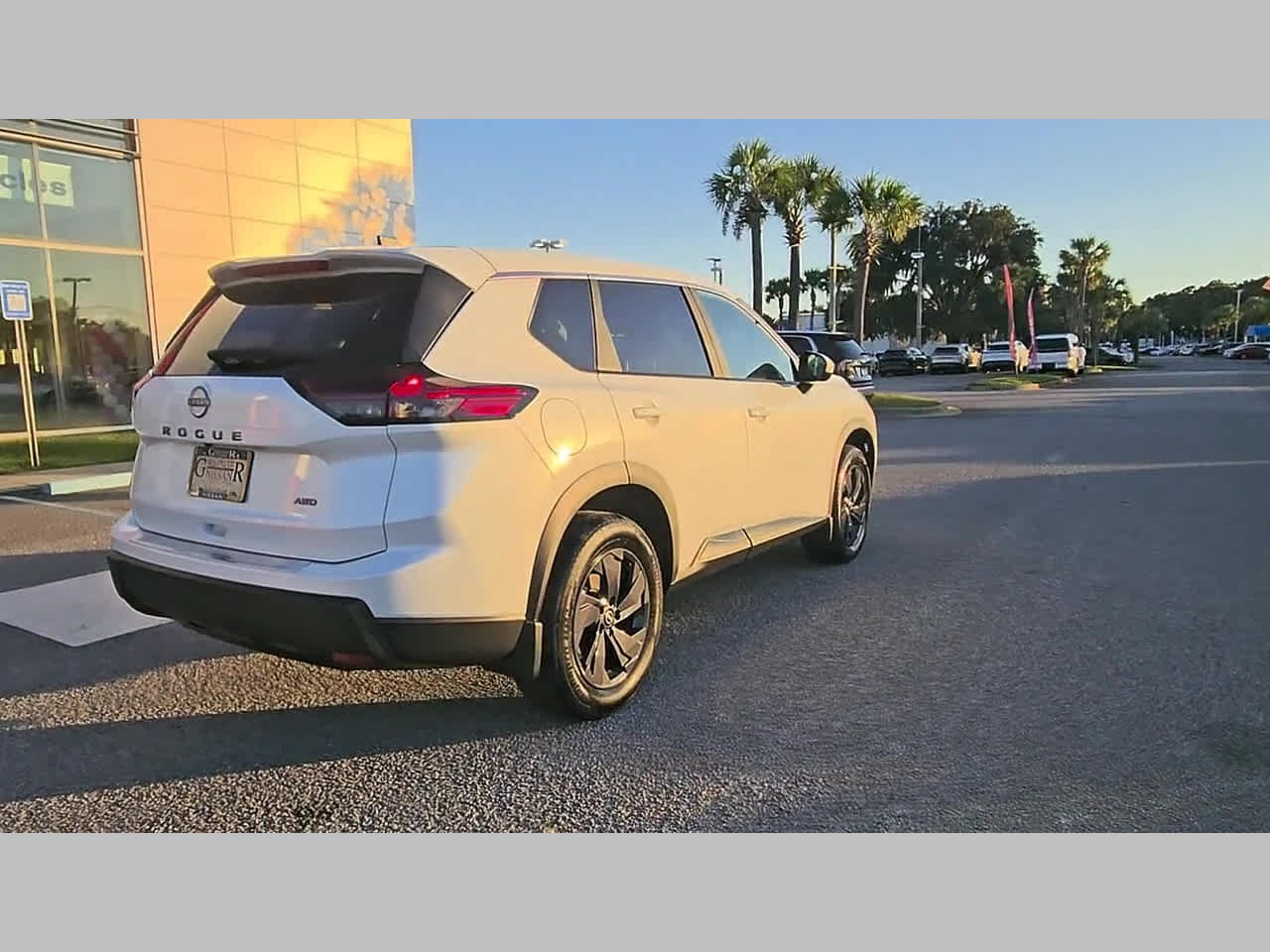 Used 2026 Nissan Rogue SV AWD/4WD image 33