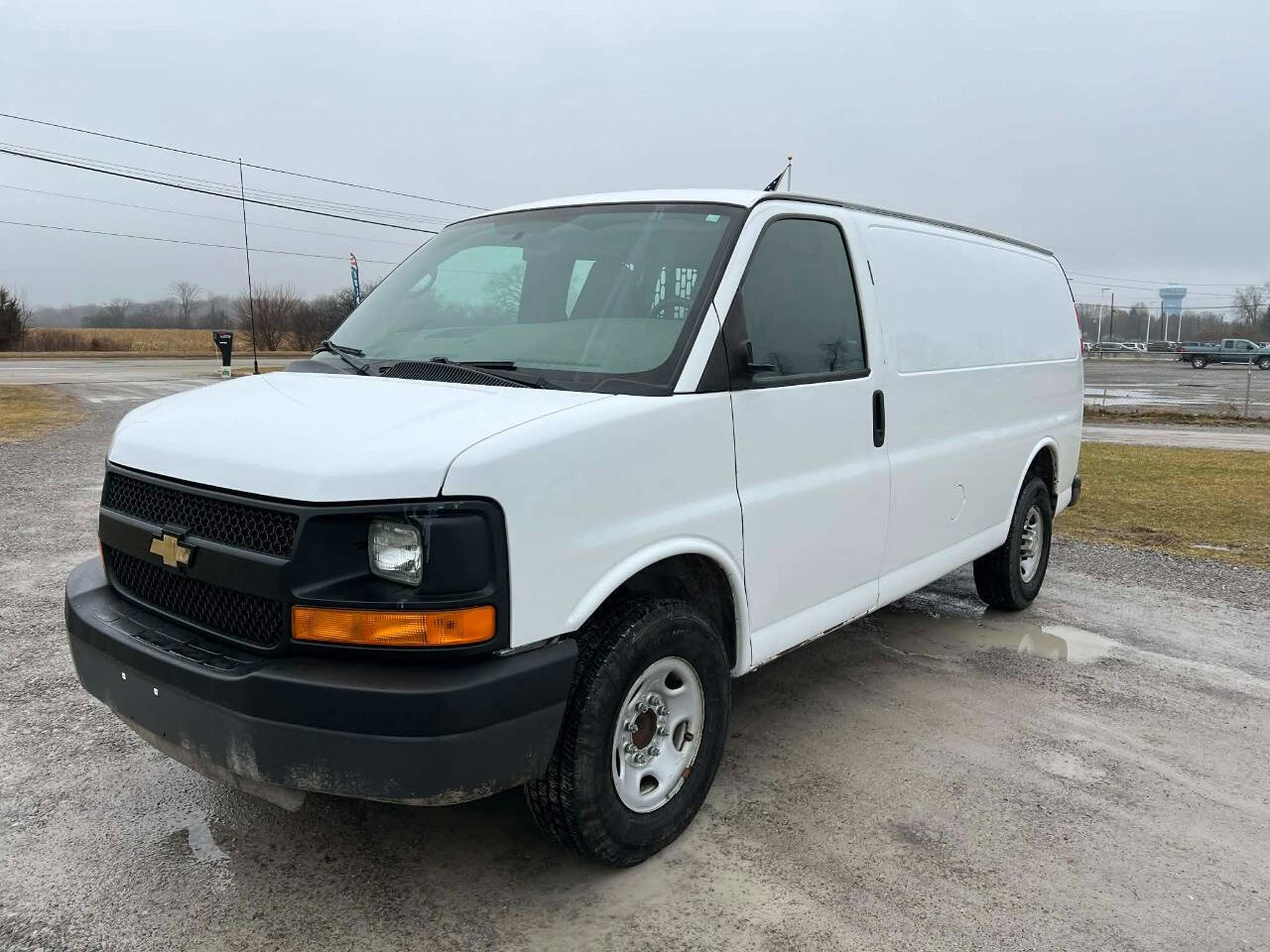 Used 2013 Chevrolet Express 2500 2500 3dr Cargo Van image 2
