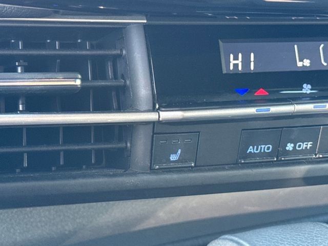 Used 2022 Toyota Sienna XSE image 25