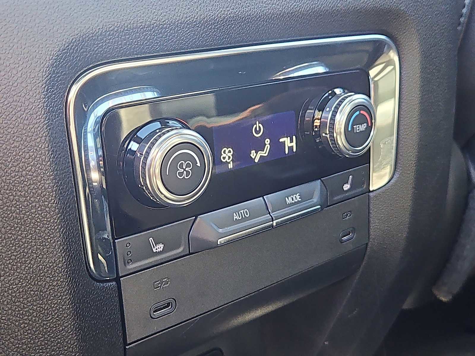 Used 2025 GMC Yukon AT4 w/ AT4 Premium Package image 25