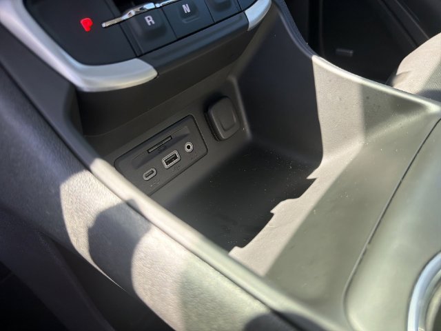 Certified 2022 GMC Terrain SLT w/ Infotainment Package II FWD image 28