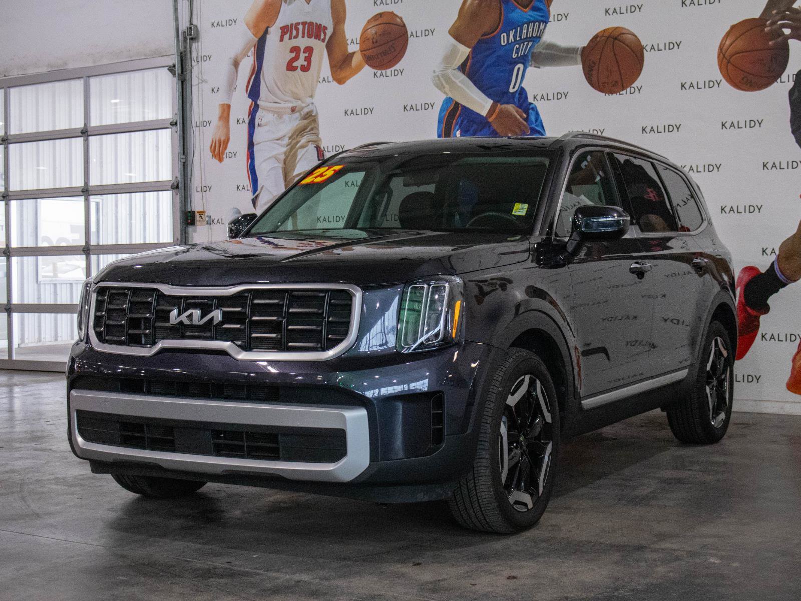 Used 2025 Kia Telluride S FWD image 22