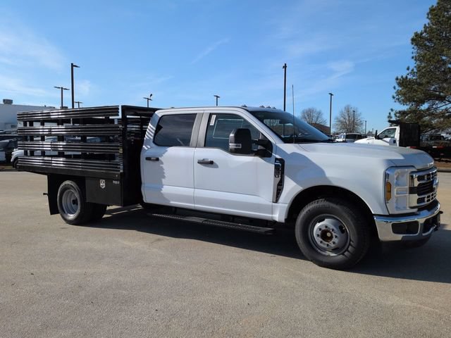 Used 2025 Ford F350 XL w/ XL Chrome Package RWD image 2