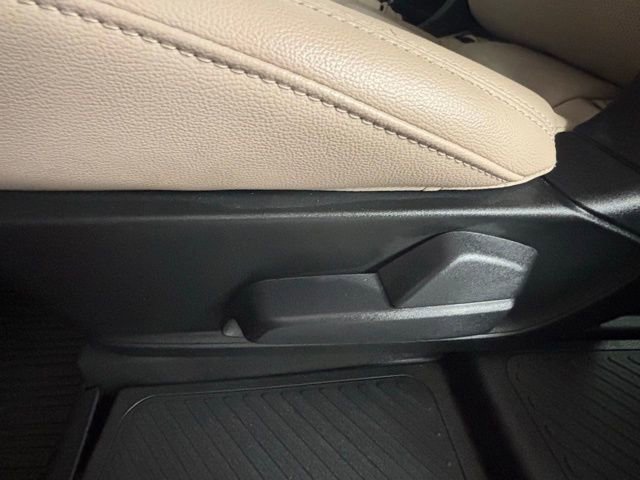 Used 2024 Ford Explorer Limited w/ Limited Technology Package image 14