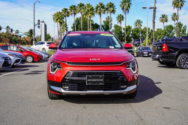 Certified 2023 Kia Niro EX Touring image 2
