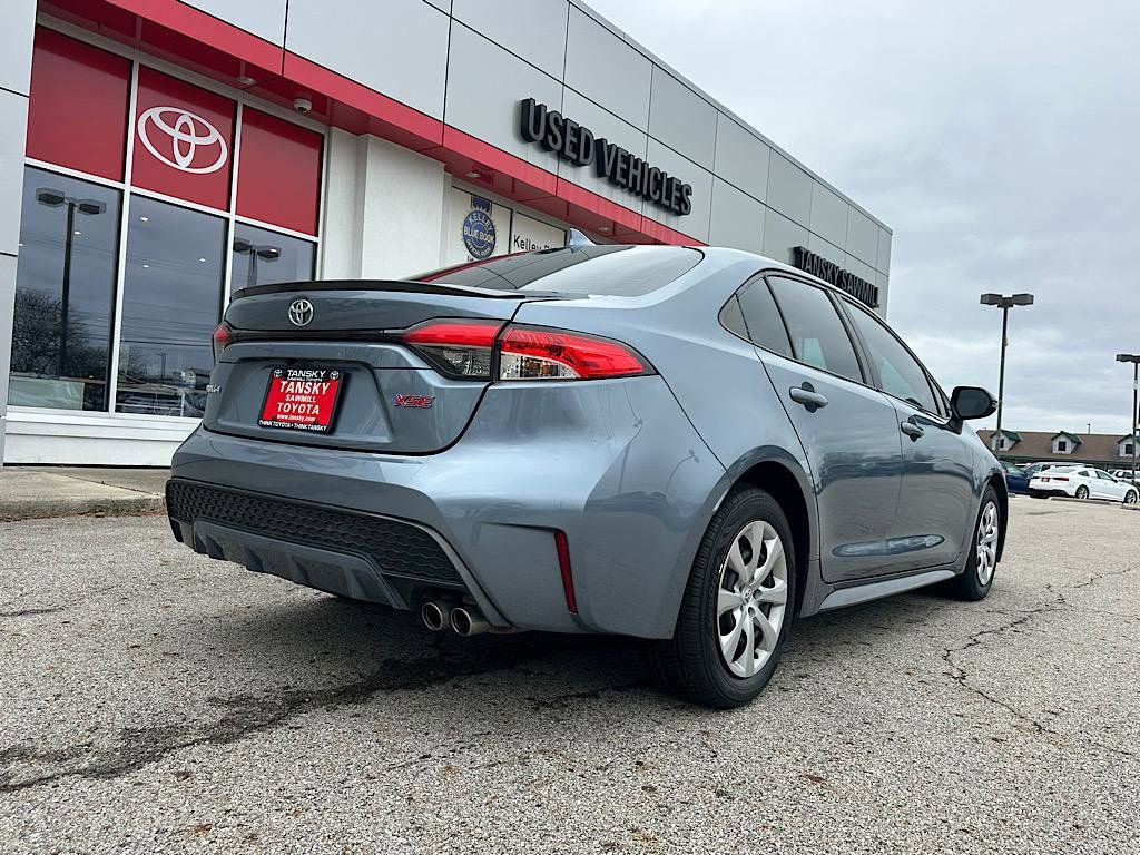 Used 2022 Toyota Corolla XSE FWD image 6