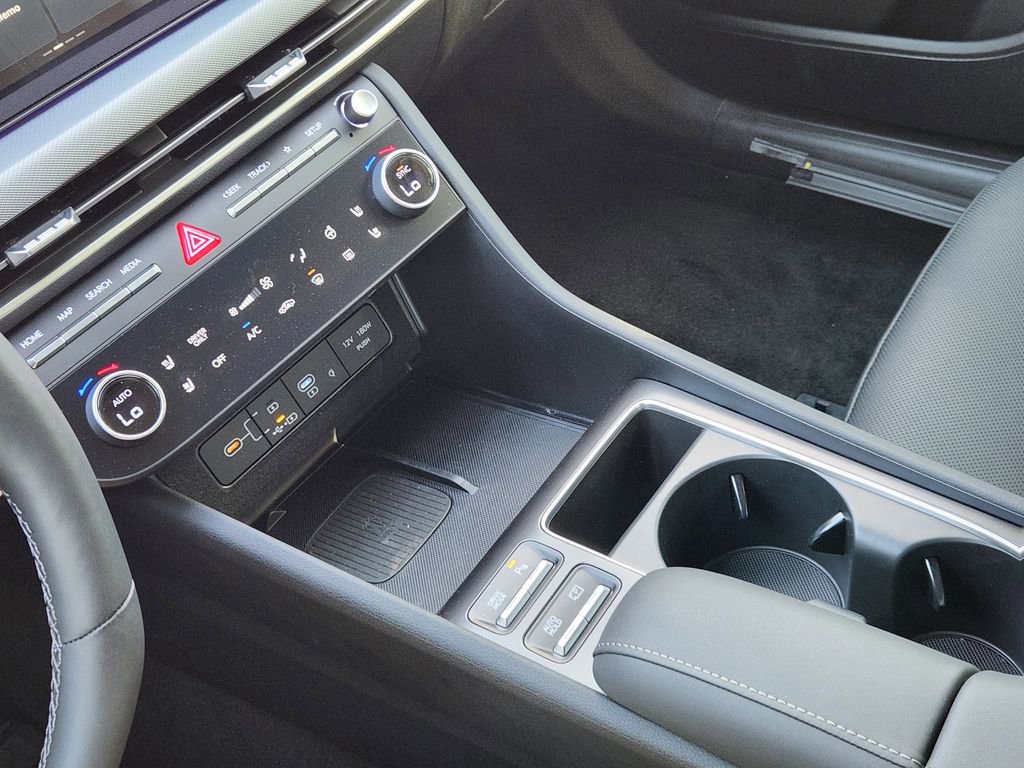 New 2025 Hyundai Sonata Limited FWD image 14