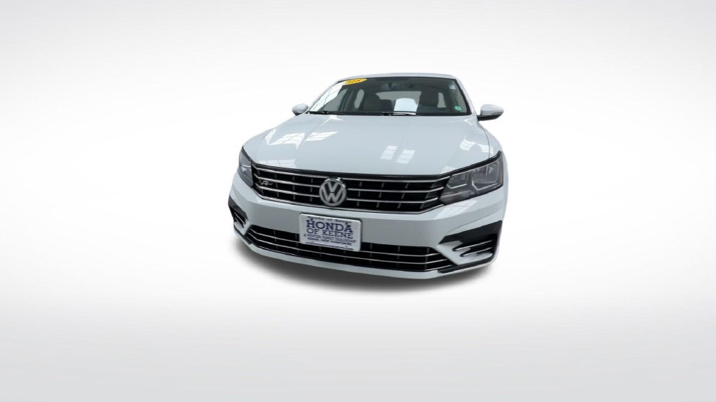 Used 2018 Volkswagen Passat 2.0T R-Line FWD image 3