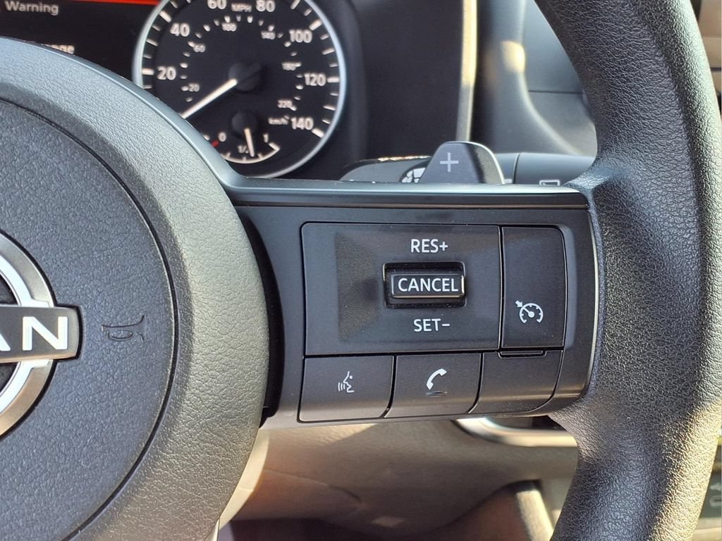 Used 2024 Nissan Rogue S FWD image 17