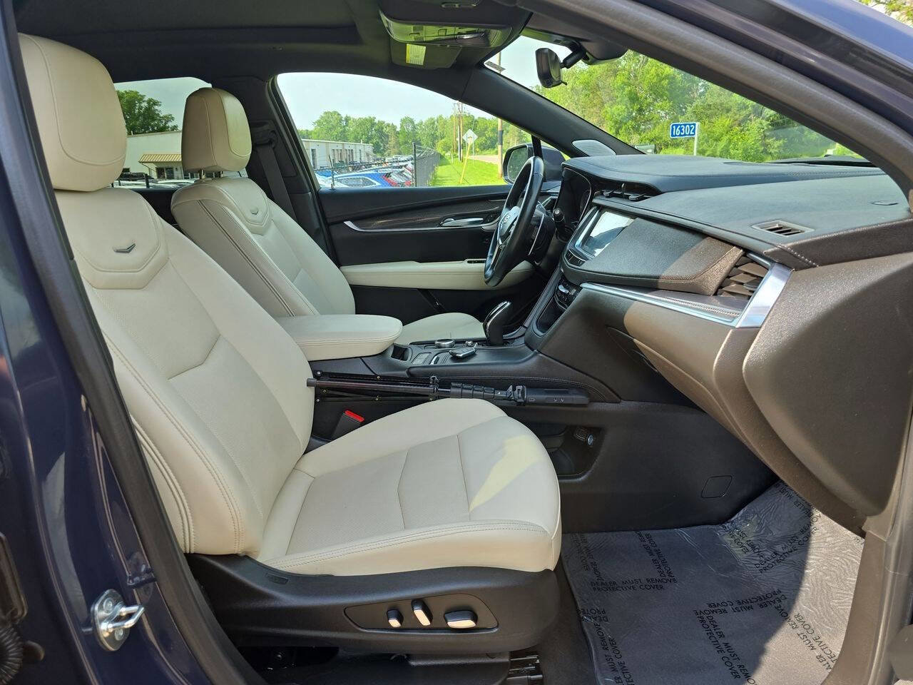 Used 2024 Cadillac XT5 Sportv w/ Technology Package image 25