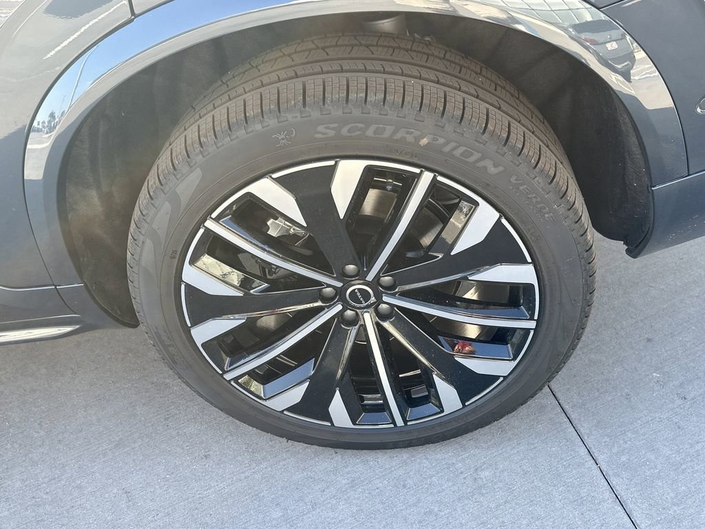 New 2026 Volvo XC90 B6 Ultra w/ Protection Package image 9