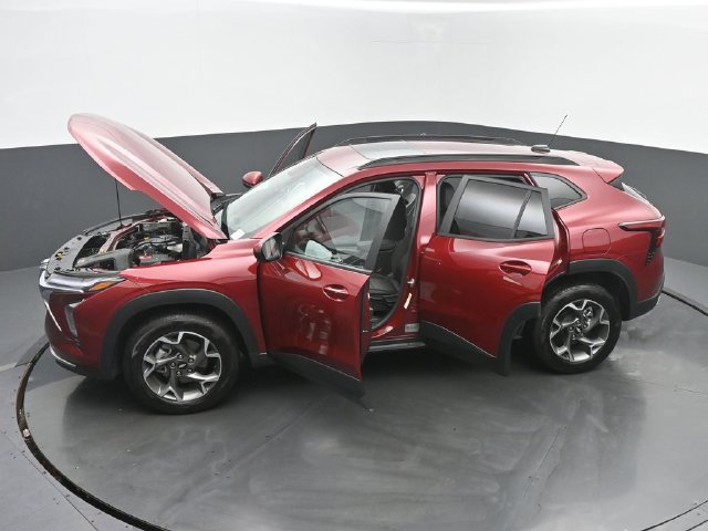 Used 2024 Chevrolet Trax LT w/ Sunroof Package FWD image 61