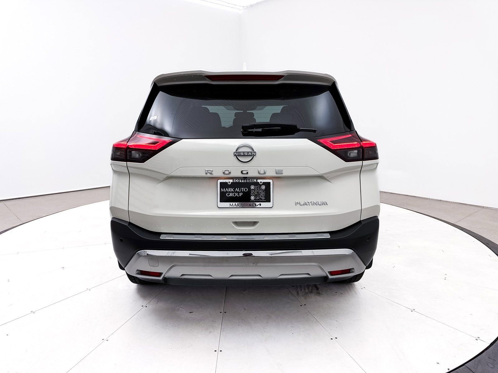 Used 2023 Nissan Rogue Platinum image 17