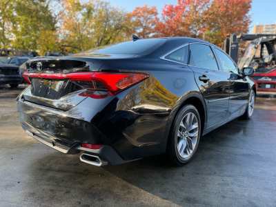 Used 2019 Toyota Avalon XLE w/ Moonroof Package FWD image 5