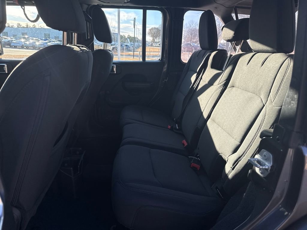 Used 2018 Jeep Wrangler Unlimited Sport image 26