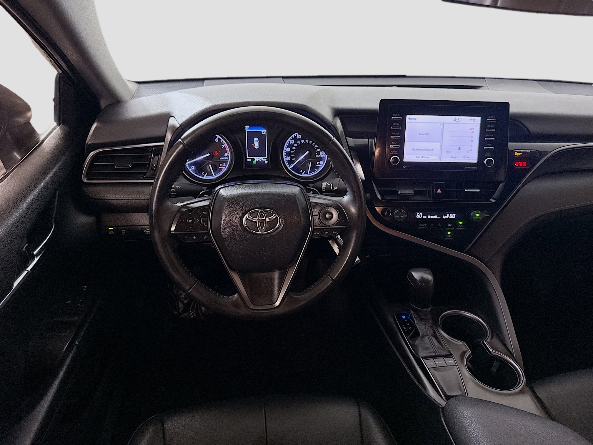 Used 2022 Toyota Camry SE image 17