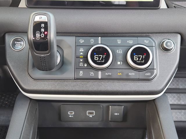 Used 2023 Land Rover Defender 110 SE image 17