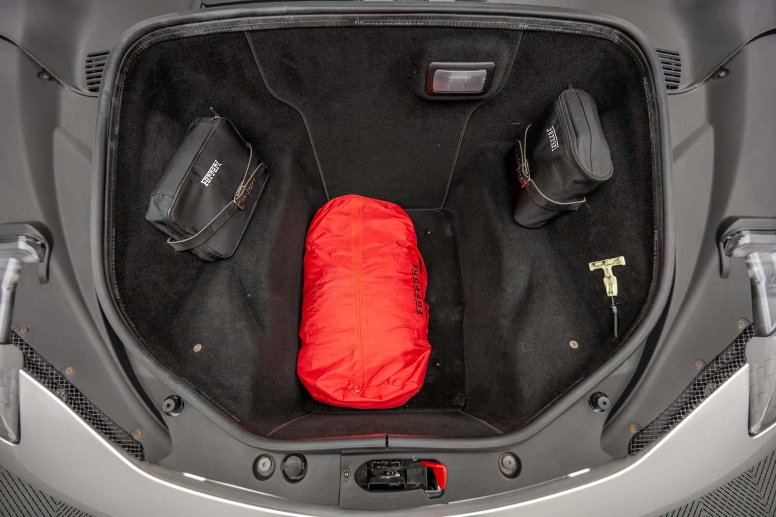 Used 2012 Ferrari 458 Spider RWD image 57
