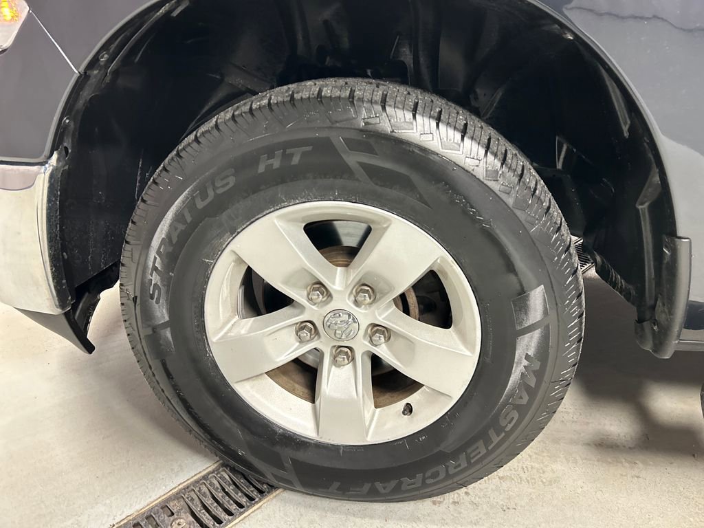 Used 2018 RAM 1500 Classic SLT image 9