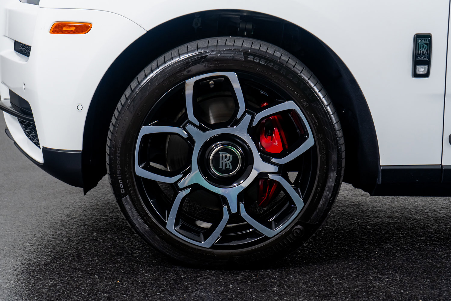 Used 2023 Rolls-Royce Cullinan Black Badge image 18