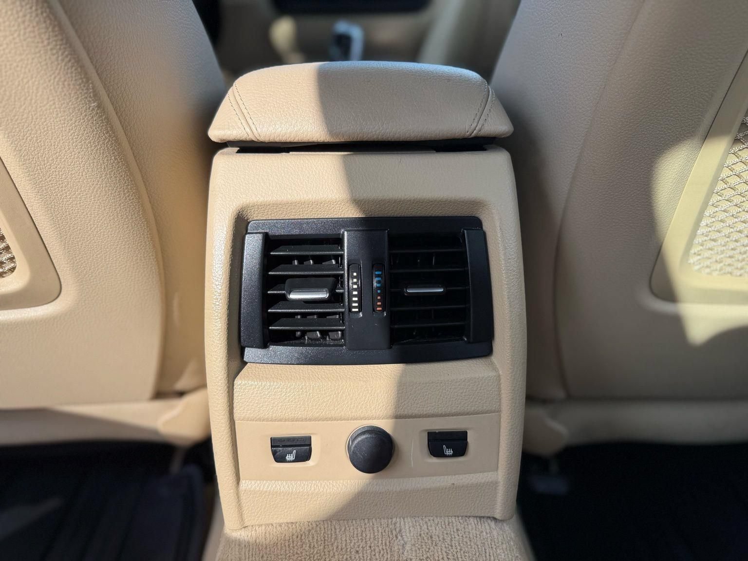 Used 2015 BMW 328i xDrive Sedan AWD/4WD image 28