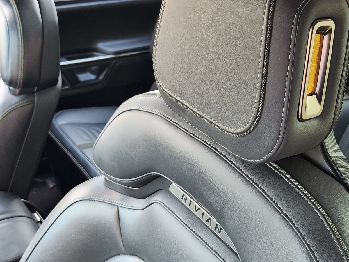 Used 2024 Rivian R1S Adventure Dual AWD/4WD image 34