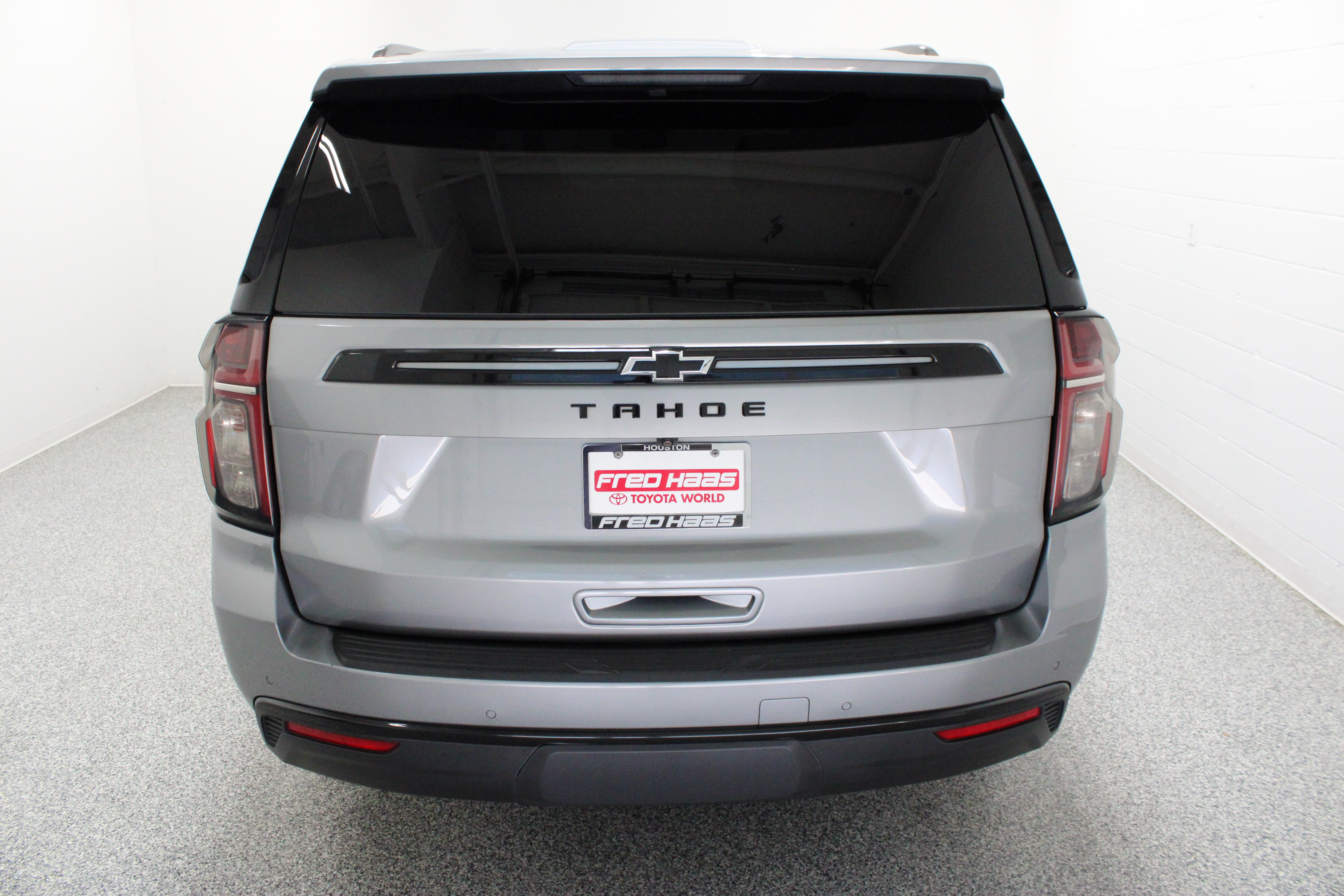 Used 2023 Chevrolet Tahoe Z71 w/ Luxury Package AWD/4WD image 8