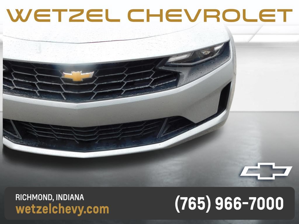 Used 2023 Chevrolet Camaro LT RWD image 10