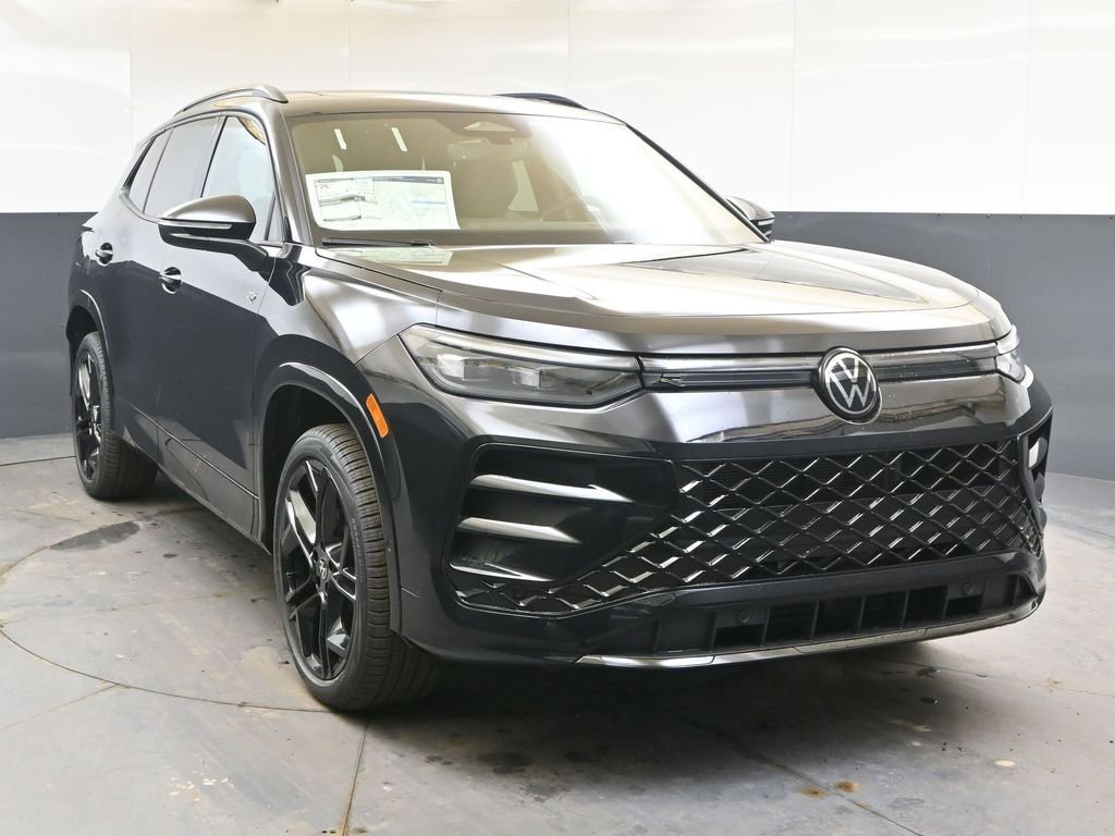 New 2026 Volkswagen Tiguan SE R-Line image 8