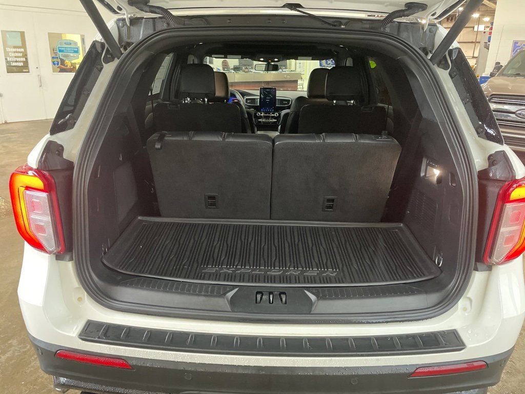 Used 2023 Ford Explorer ST w/ Equipment Group 401A image 9