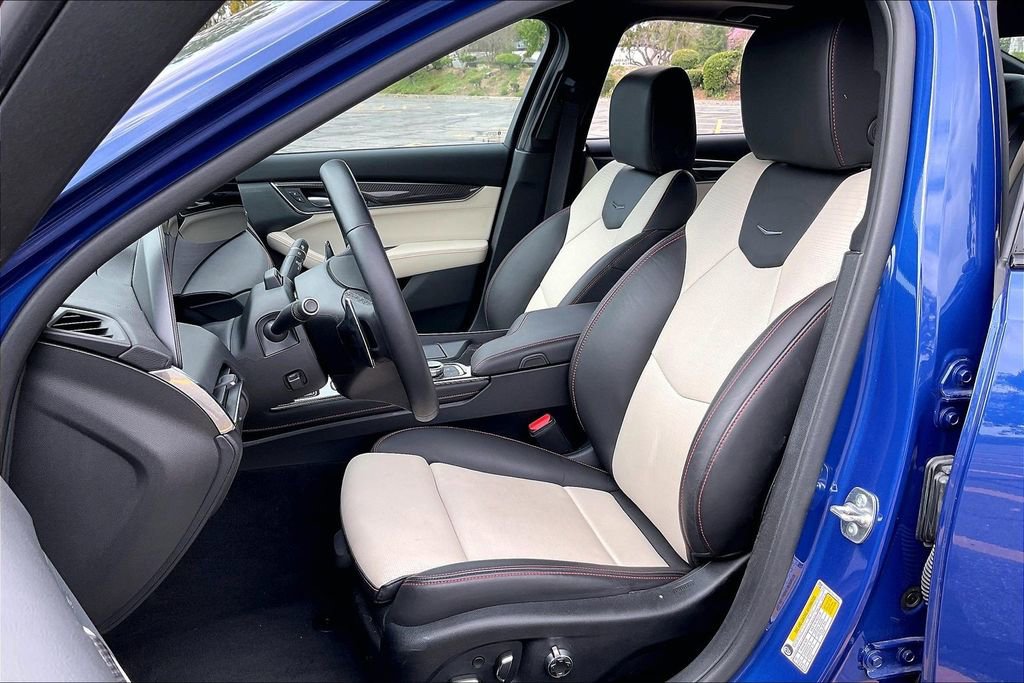 Used 2025 Cadillac CT5 Sport image 10