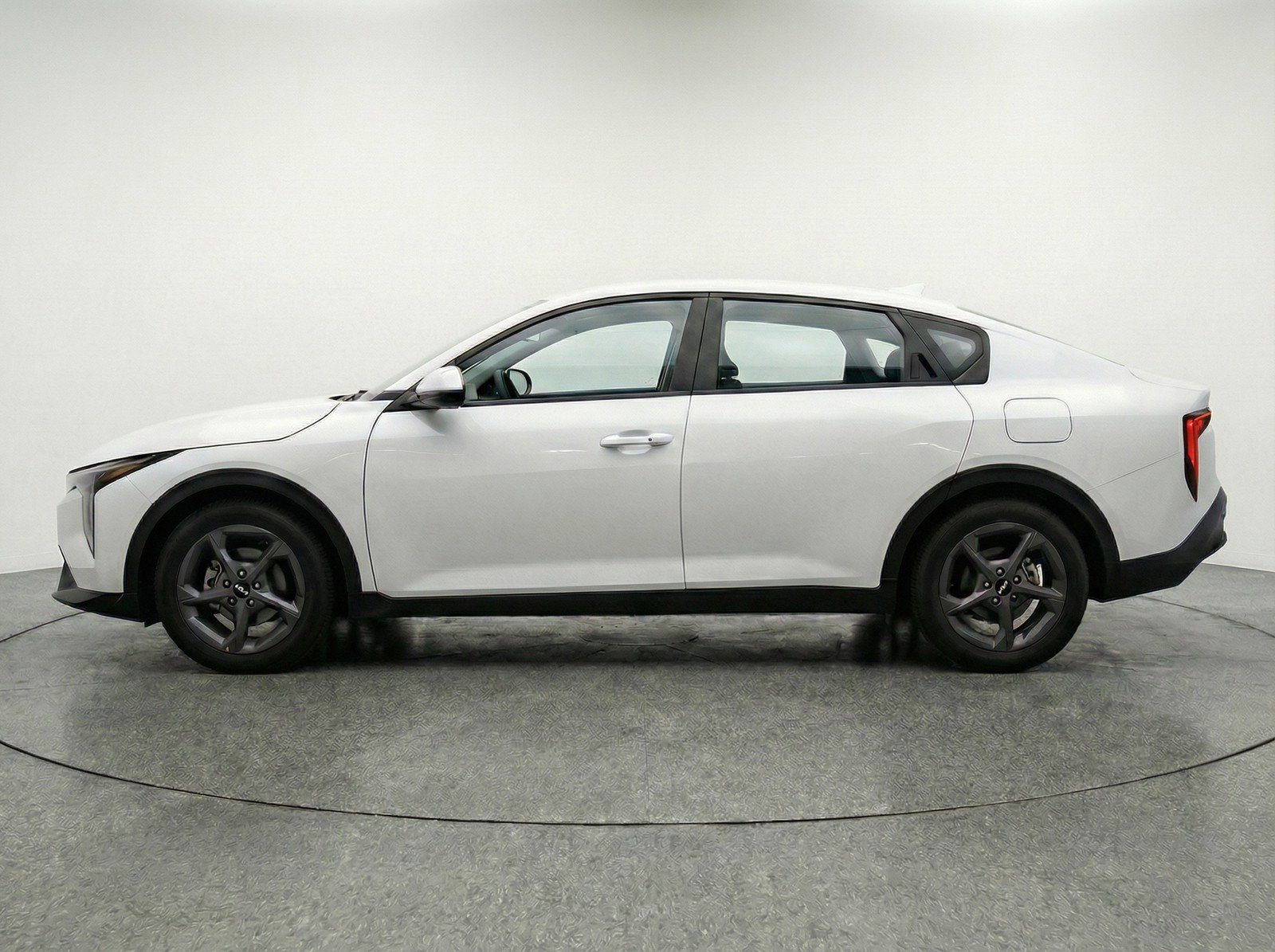 Used 2025 Kia K4 LXS image 5