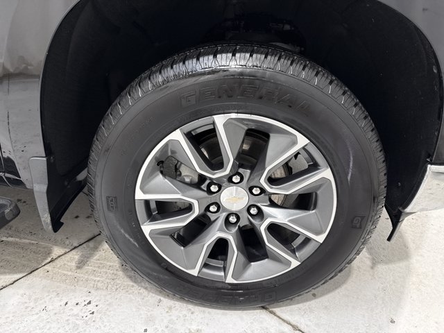 Used 2023 Chevrolet Silverado 1500 LT AWD/4WD image 29