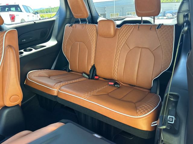 New 2026 Chrysler Pacifica Pinnacle image 37