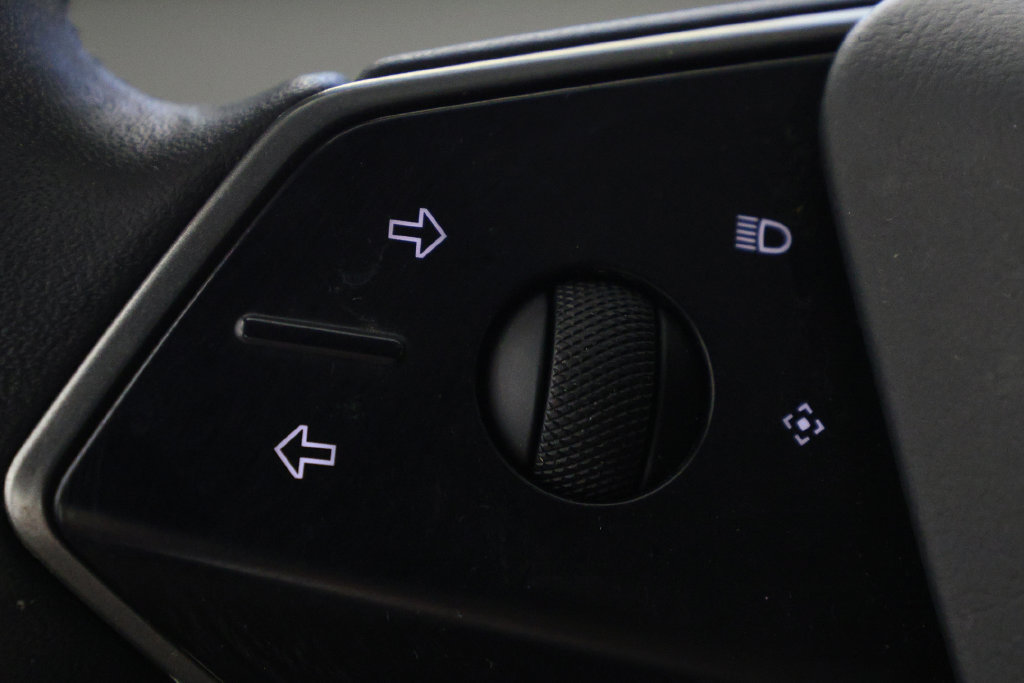 Used 2025 Tesla Cybertruck AWD Crew Cab image 18