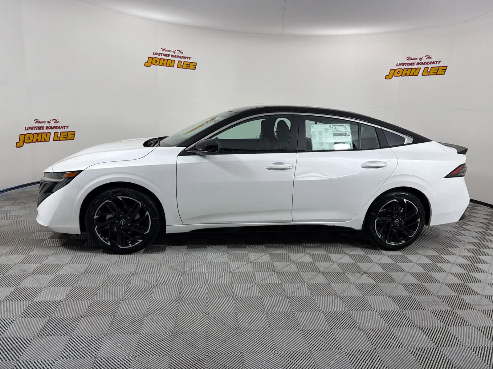 New 2026 Nissan Sentra SR w/ Floor Mat Package image 2