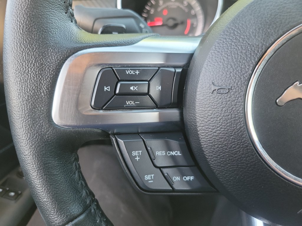 Used 2020 Ford Mustang Coupe w/ Black Accent Package RWD image 5