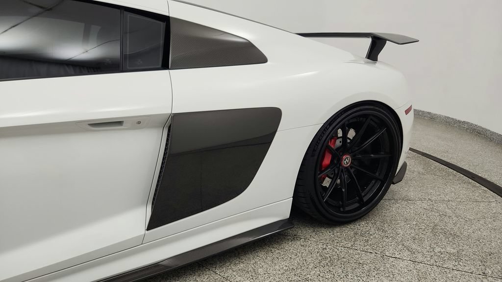 Used 2017 Audi R8 V10 w/ Carbon Exterior Package AWD/4WD image 14