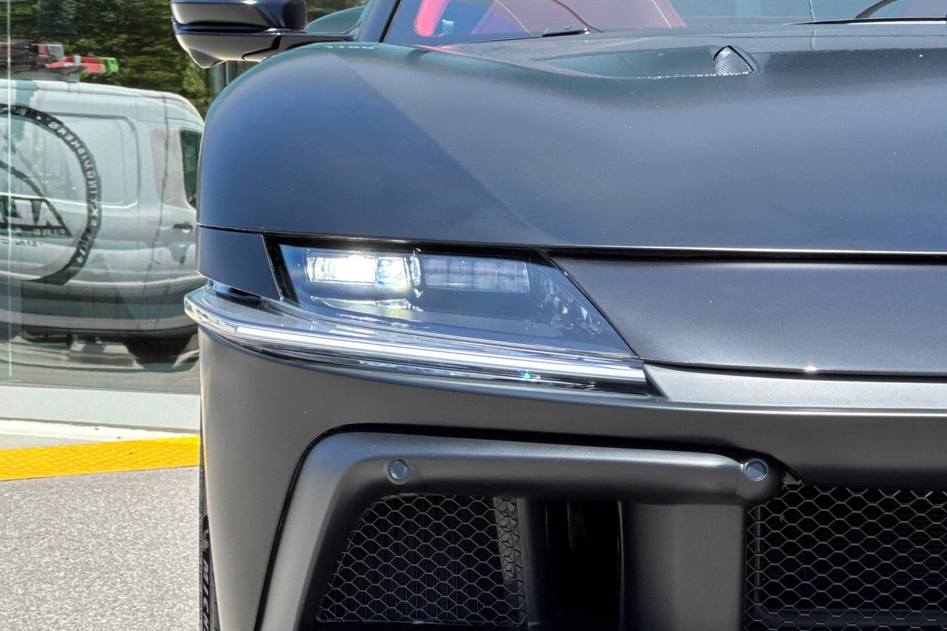 Used 2025 Ferrari 12Cilindri RWD image 34
