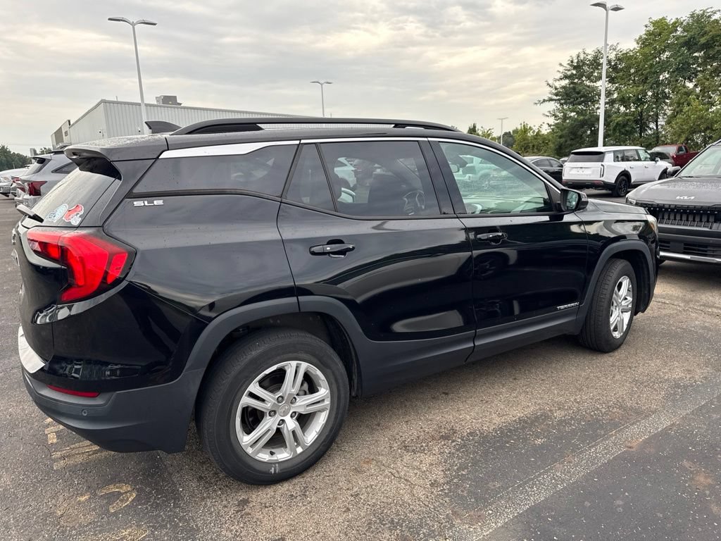 Used 2020 GMC Terrain SLE w/ Driver Convenience Package FWD image 4