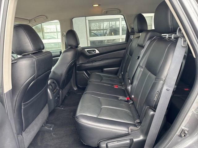 Used 2020 Nissan Pathfinder SL image 19