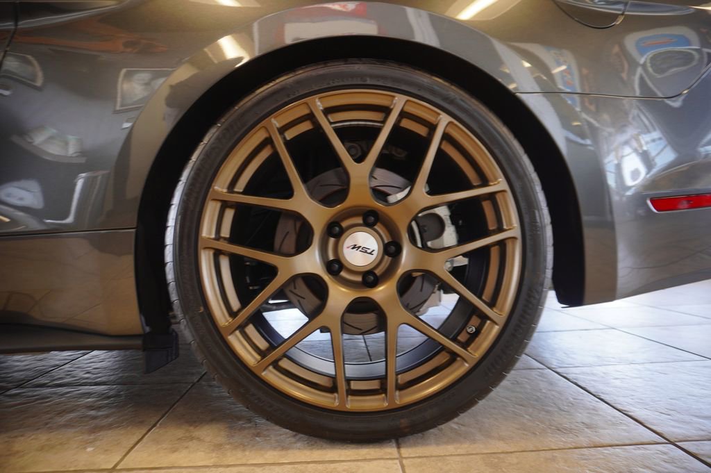 Used 2015 Ford Mustang GT image 9